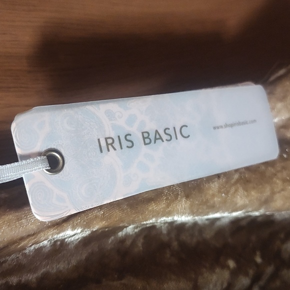 Iris Basic Gold Velvet Bodysuit. Size Medium. - Picture 3 of 4